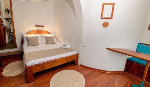 Single Room, Sea View