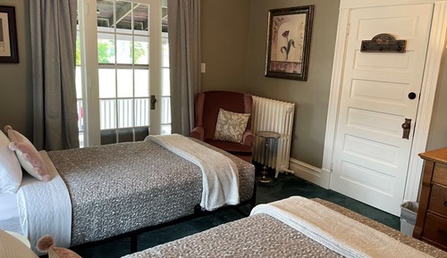 Classic Twin Room