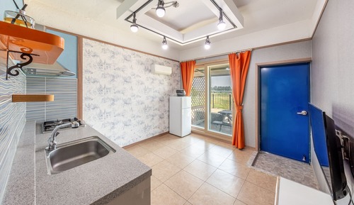 Basic Room, 1 Bedroom (Feb Room 102(pet/BBQ))
