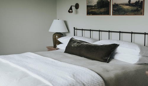 Luxury Cottage, 1 King Bed, Private Bathroom, Hill View