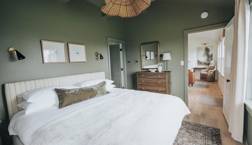 Luxury Cottage, 1 King Bed, Private Bathroom, Hill View