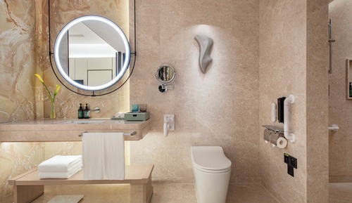 Standard Room, 1 King Bed, Club Lounge Access, River View