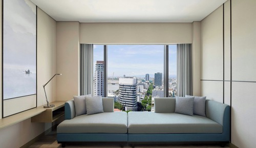 Deluxe Room, 1 King Bed, Non Smoking, City View