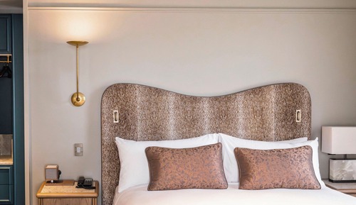 Corner Heritage Suite