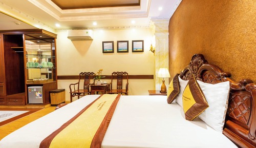 Royal Room, City View