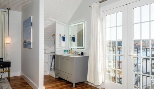Carriage House Suite