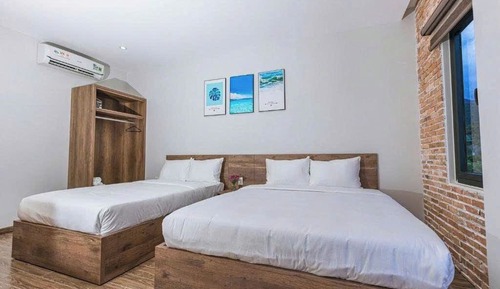 Premier Shared Dormitory, Balcony
