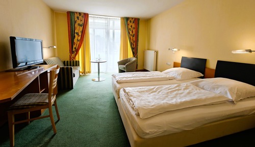 Classic Double or Twin Room, Balcony, Garden View