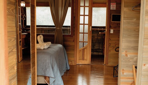 Cabin (2)