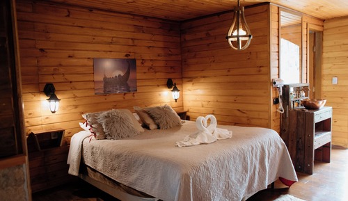 Cabin (5)