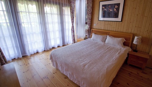 Deluxe Cabin, Garden View