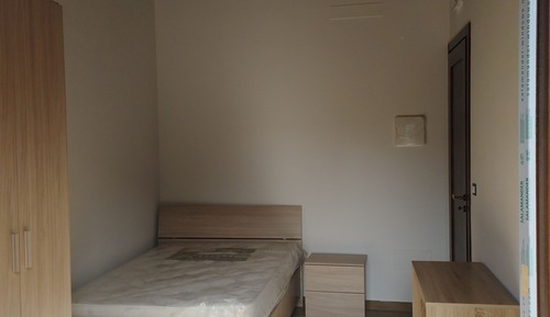Single Room, Mountain View
