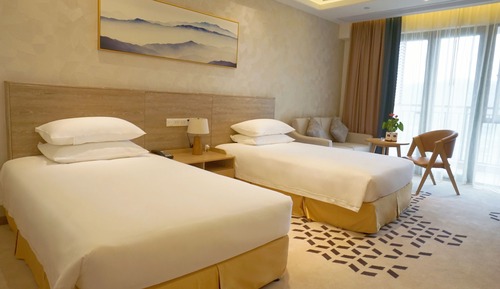 Superior Twin Room, Lake View