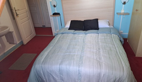 Room, City View