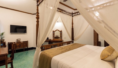 Superior Double Room, City View