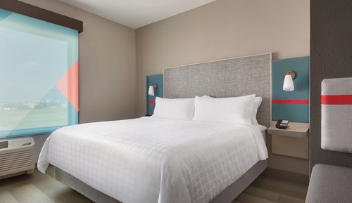 Standard Room, 1 King Bed, Accessible, Non Smoking (Communications)