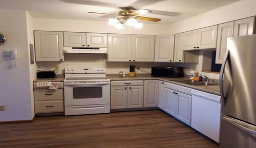 Deluxe Condo, 3 Bedrooms, Lake View