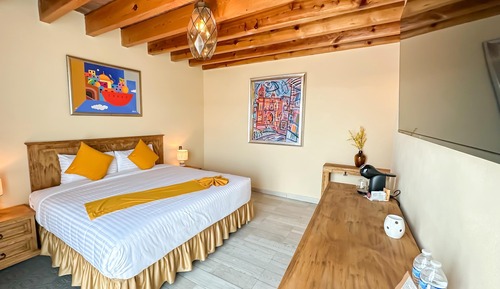 Standard Room, 1 King Bed, Executive Level
