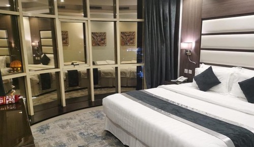 Deluxe Suite, 2 Bedrooms, City View