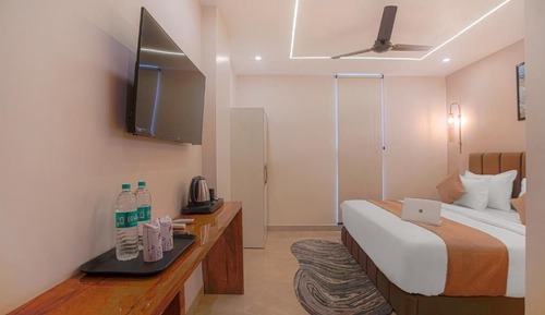 Deluxe Double Room, City View