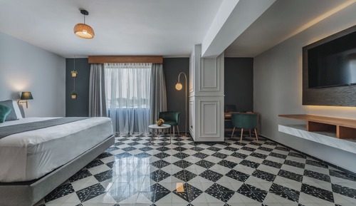 Luxury Suite, City View