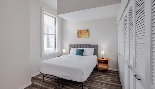 Deluxe Studio, 1 Queen Bed, Non Smoking