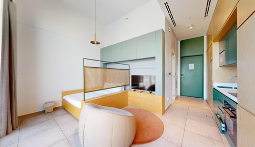 Deluxe Studio, 1 Queen Bed, Private Bathroom, City View