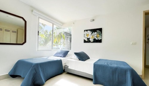 Deluxe Room (103)