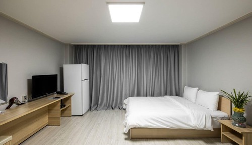 Standard Double or Twin Room, Mountain View