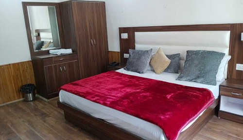Diamond Room