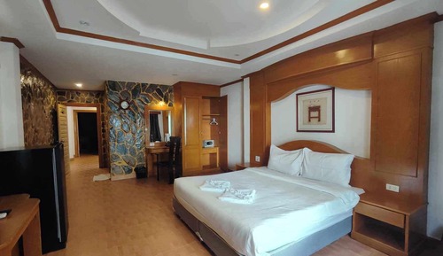Deluxe Double Room, Balcony, Valley View