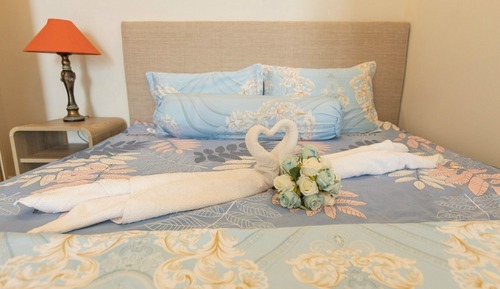 Luxury Apartment, Beach View