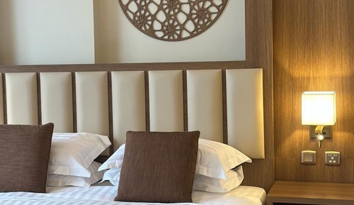 Deluxe Double Room, 1 King Bed, Mountain View