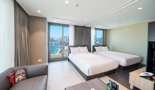 Oceanlake View Coner Suite