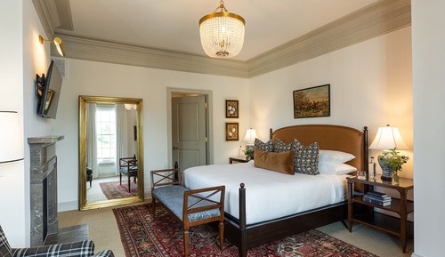 Suite (Sugar Maple Suite)