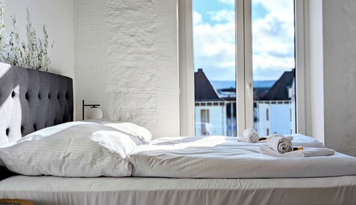 Luxury Apartment, 1 Bedroom, Balcony, City View