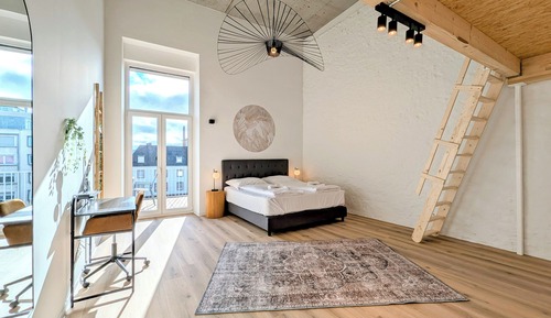 Luxury Loft, 3 Bedrooms, Mobility Accessible, Balcony