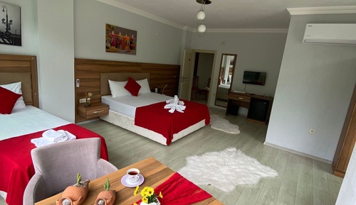 Premium Quadruple Room