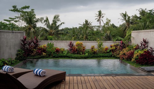 Luxury Villa, Pool View