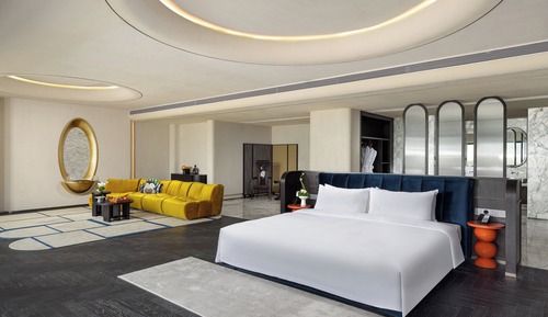 Suite, 1 King Bed (Super King, Camelback View)