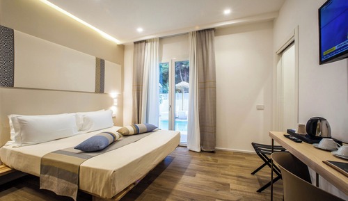Deluxe Double or Twin Room, Pool View