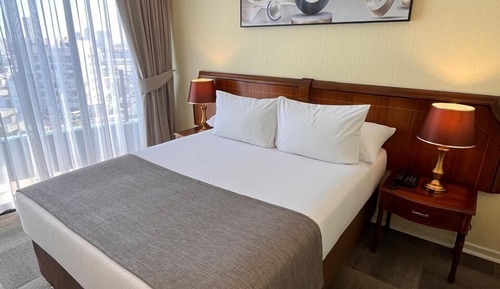 Double Room, 1 Queen Bed