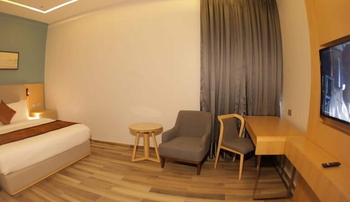 Superior Single Room, City View