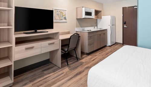 Room, 1 Queen Bed, Non Smoking (Efficiency)