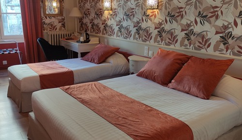 Comfort Triple Room, City View