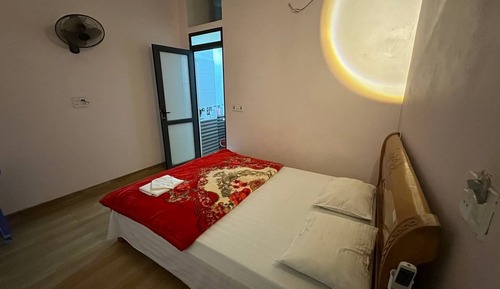 Standard Double Room, 1 King Bed, Non Smoking, Private Bathroom