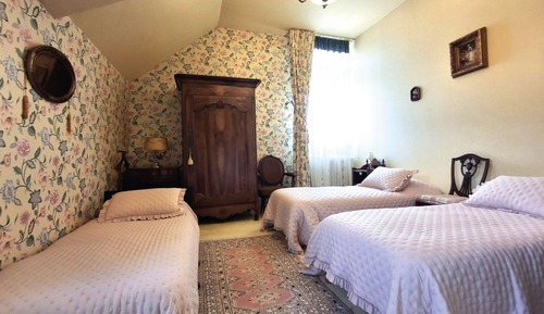 Triple Room, Park View (Vanille)