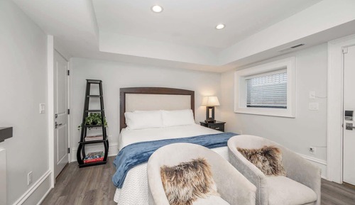Studio Suite, 1 King Bed, City View (Mt. Adams Nest)