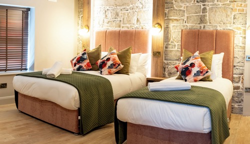 Superior Triple Room, Multiple Beds, Non Smoking, Private Bathroom