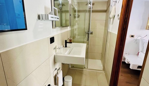Double Room, Hill View